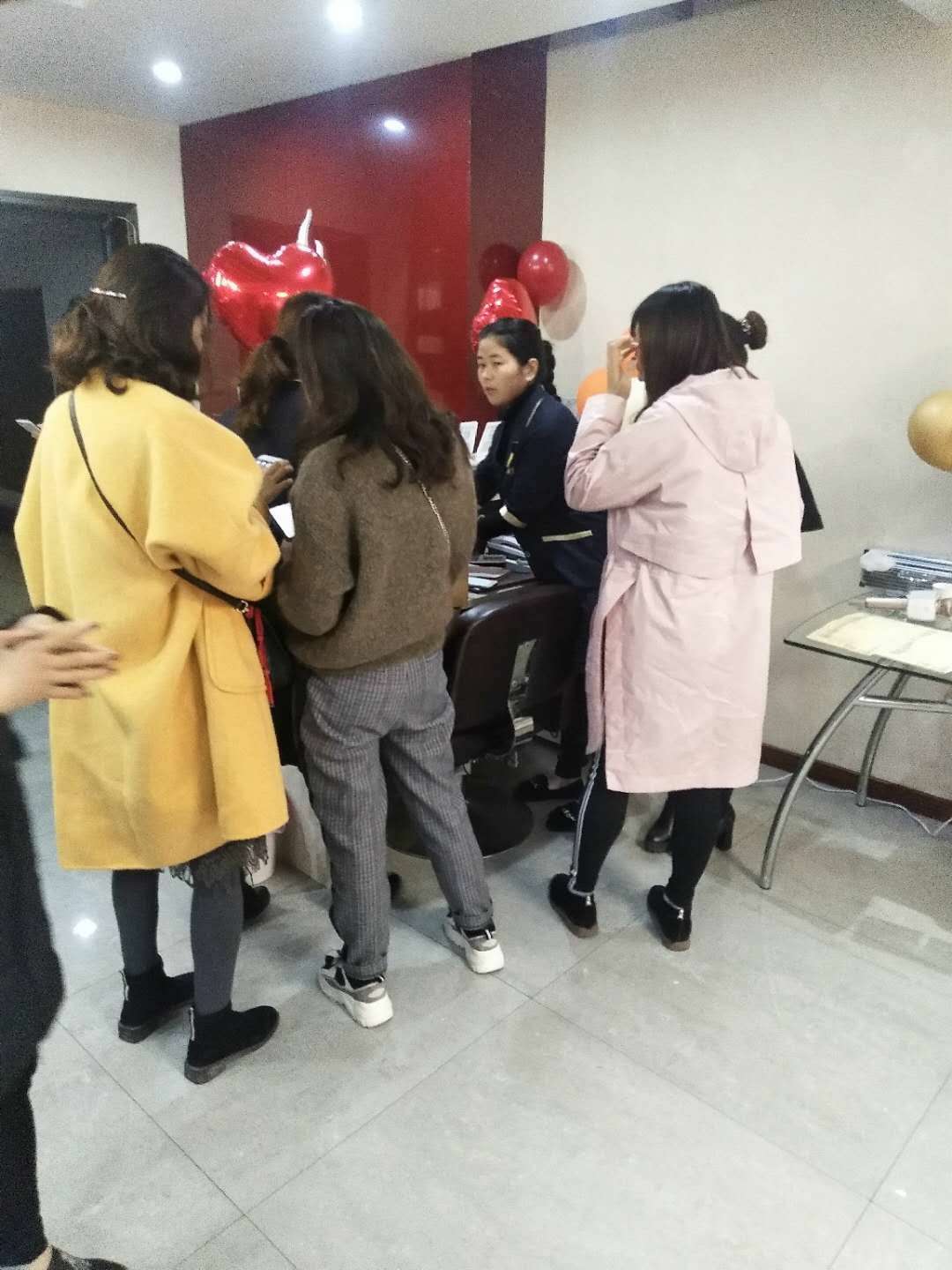 熱烈祝賀頂尚堂養(yǎng)發(fā)館重慶南開店開業(yè)大吉??！